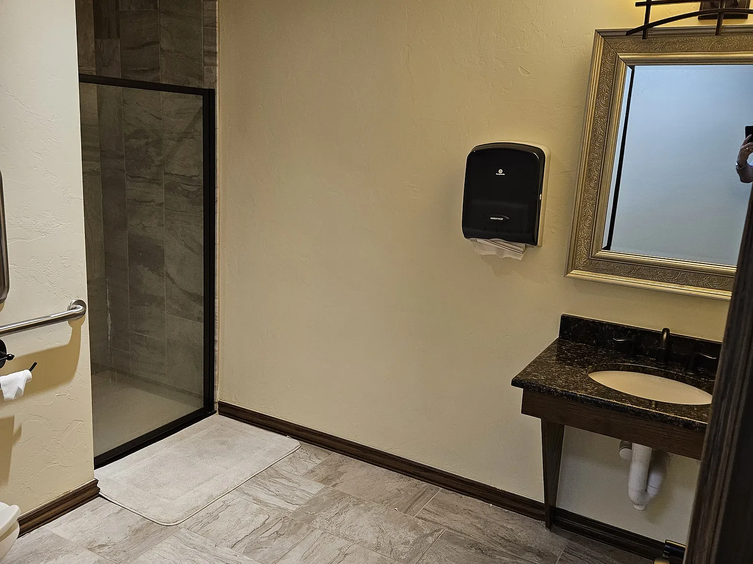 1 bed, $400 — Photo 1