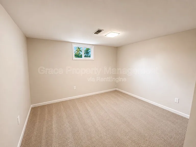 7033 S Cherry St — Photo 15