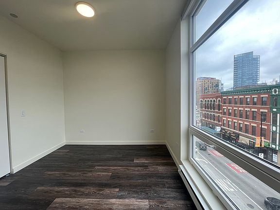 5th image of 1126 W Chicago Ave #417