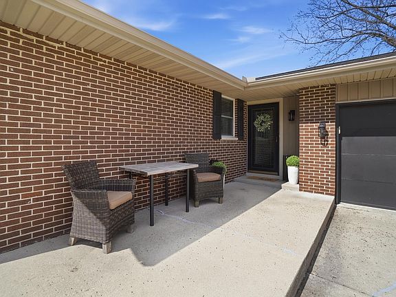 5th image of 3652 N Lake Shore Dr