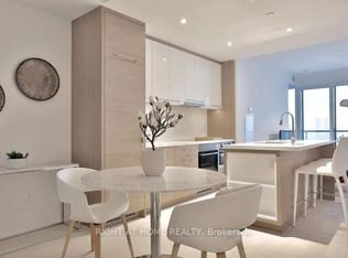 488 University Ave #4208, Toronto, ON M5G 0C1