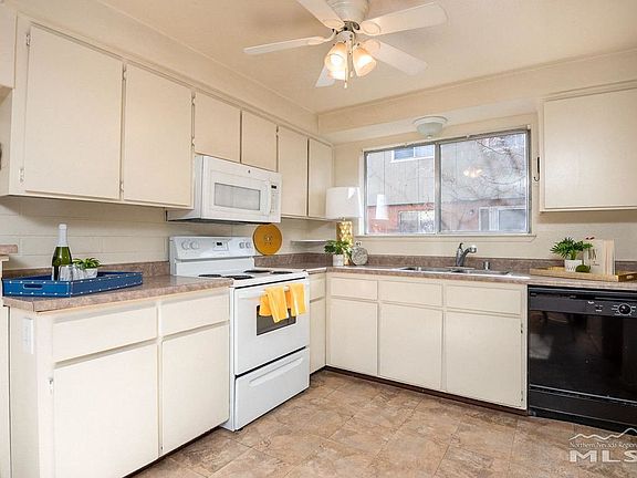 4th image of 3009 Green Dr