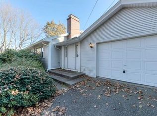 214 Mountainview Rd, East Longmeadow, MA 01028