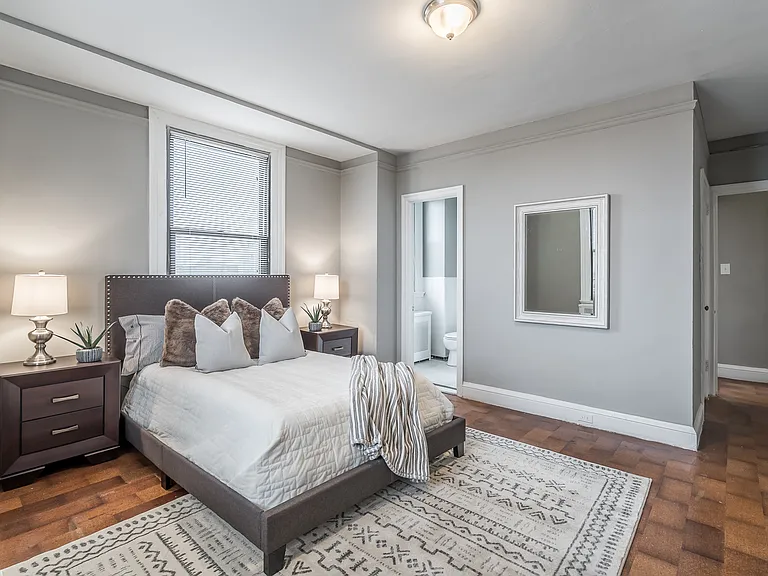 The Carlyle — Photo 80