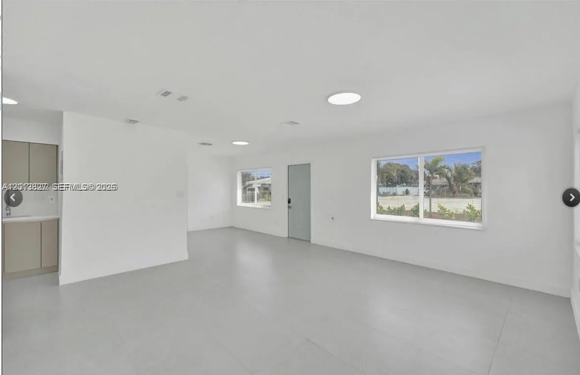 Building Photo - 4701 N Andrews Ave