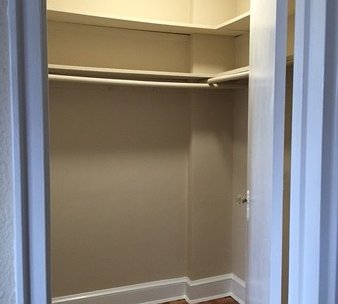 4th image of 1916 R St NW APT 403