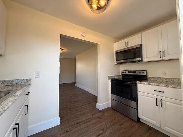 904 4th St — Photo 11
