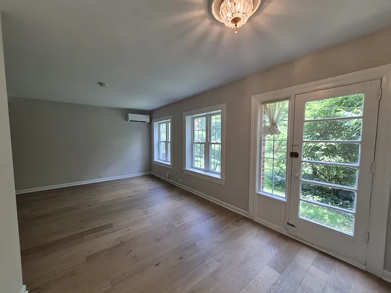 1719 Preston Rd — Photo 3