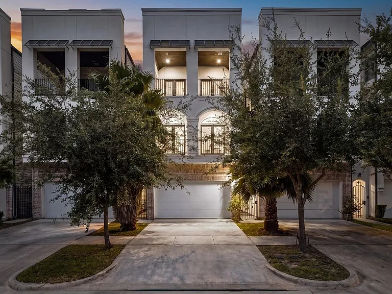 4744 Aftonshire Dr — Photo 1