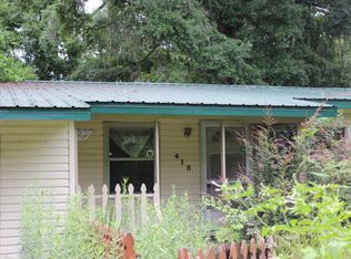 418 NE 3rd St, Trenton, FL 32693