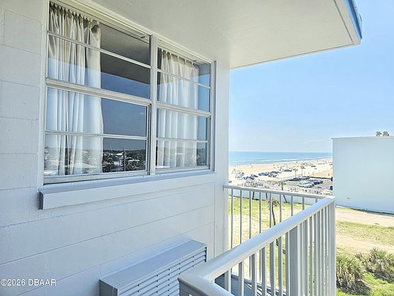 3rd image of 1233 Atlantic Ave #530