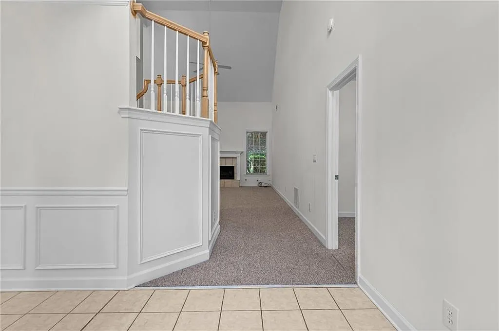 3 bed, 2.5 bath, 2530 sqft, $3,595 — Photo 2