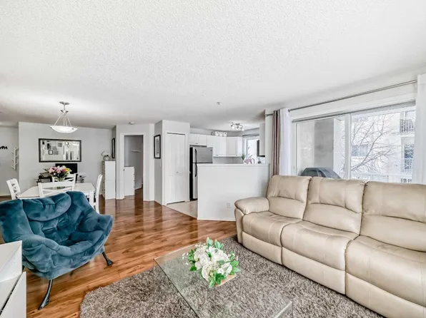 1000 E Citadel Meadow Poin NW #202, Calgary, AB T3G 5N5
