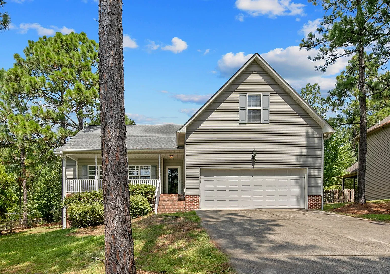 Ranch Home w/ Bonus Room in Carolina Lakes only minutes to Ft Bragg! — Photo 1
