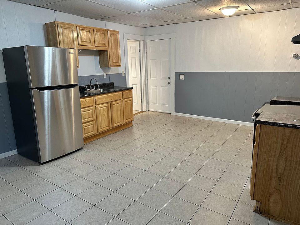 1st image of 391 Elm St APT 3R