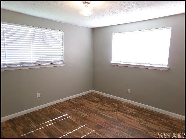 814 N G St — Photo 22