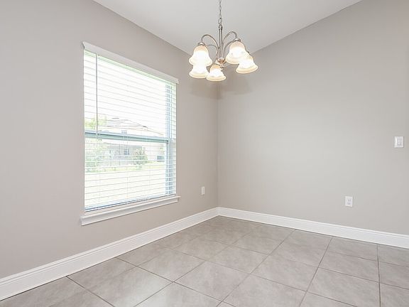 5th image of 412 Bloomfield Dr