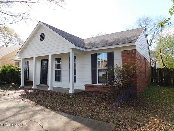 2nd image of 3431 Laurelwood St