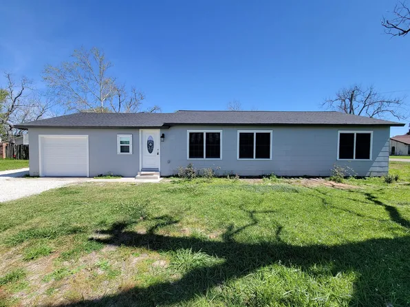 413 S Market St, Brazoria, TX 77422
