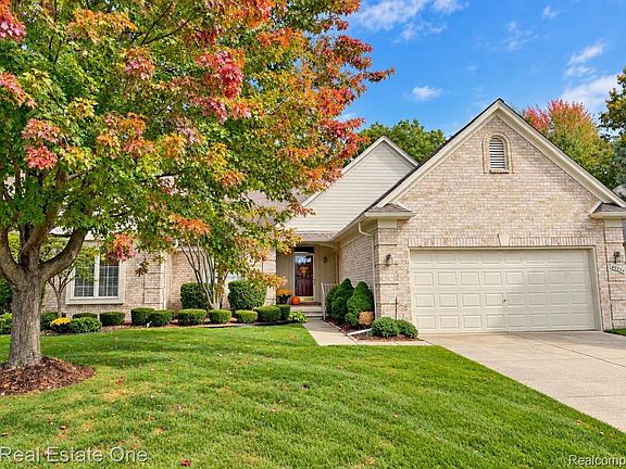 3rd image of 40294 Riverbend Dr