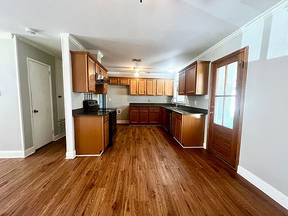 4th image of 307 Corona Dr