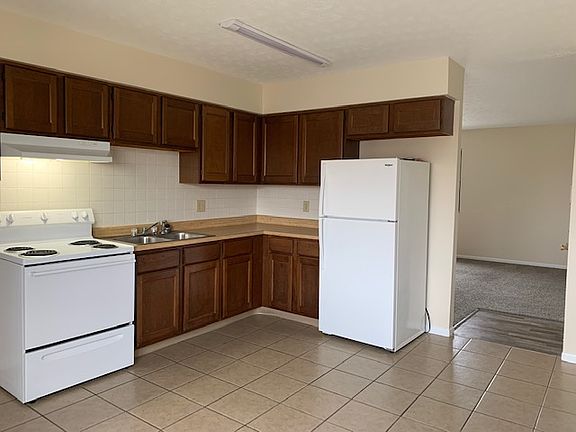 3rd image of 625 N Hyatt St APT 5