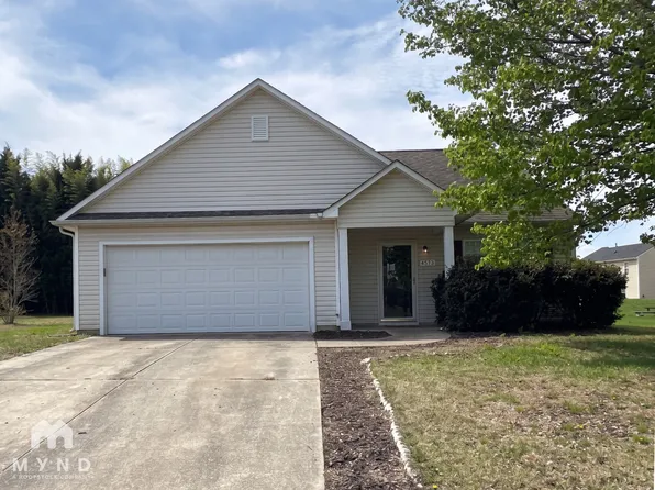 4076 Clovelly Dr, Greensboro, NC 27406