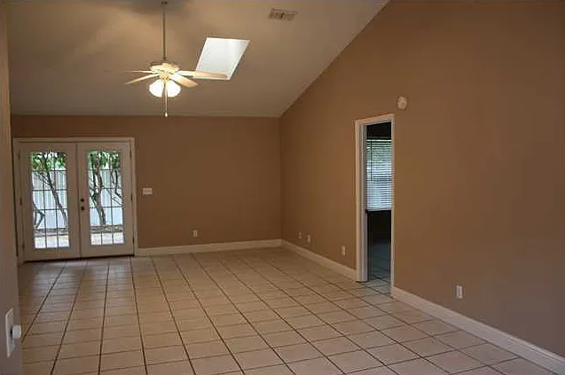 901 Pelican Pl — Photo 4