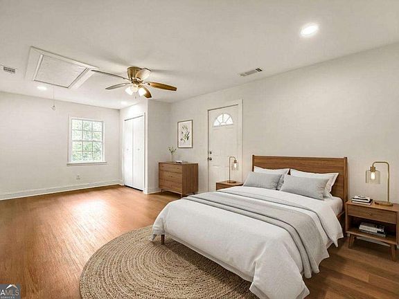 4th image of 472 Rigby St NE