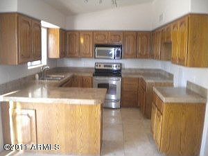 4th image of 15839 E Kim Dr