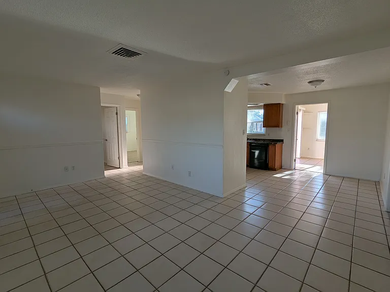 9310 Whitman Ln — Photo 3