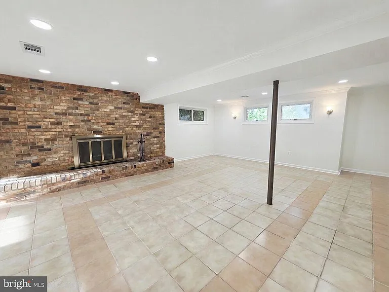 10027 W Constable Ct — Photo 18