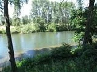 1300 Daisy Ln, Grants Pass, OR 97527