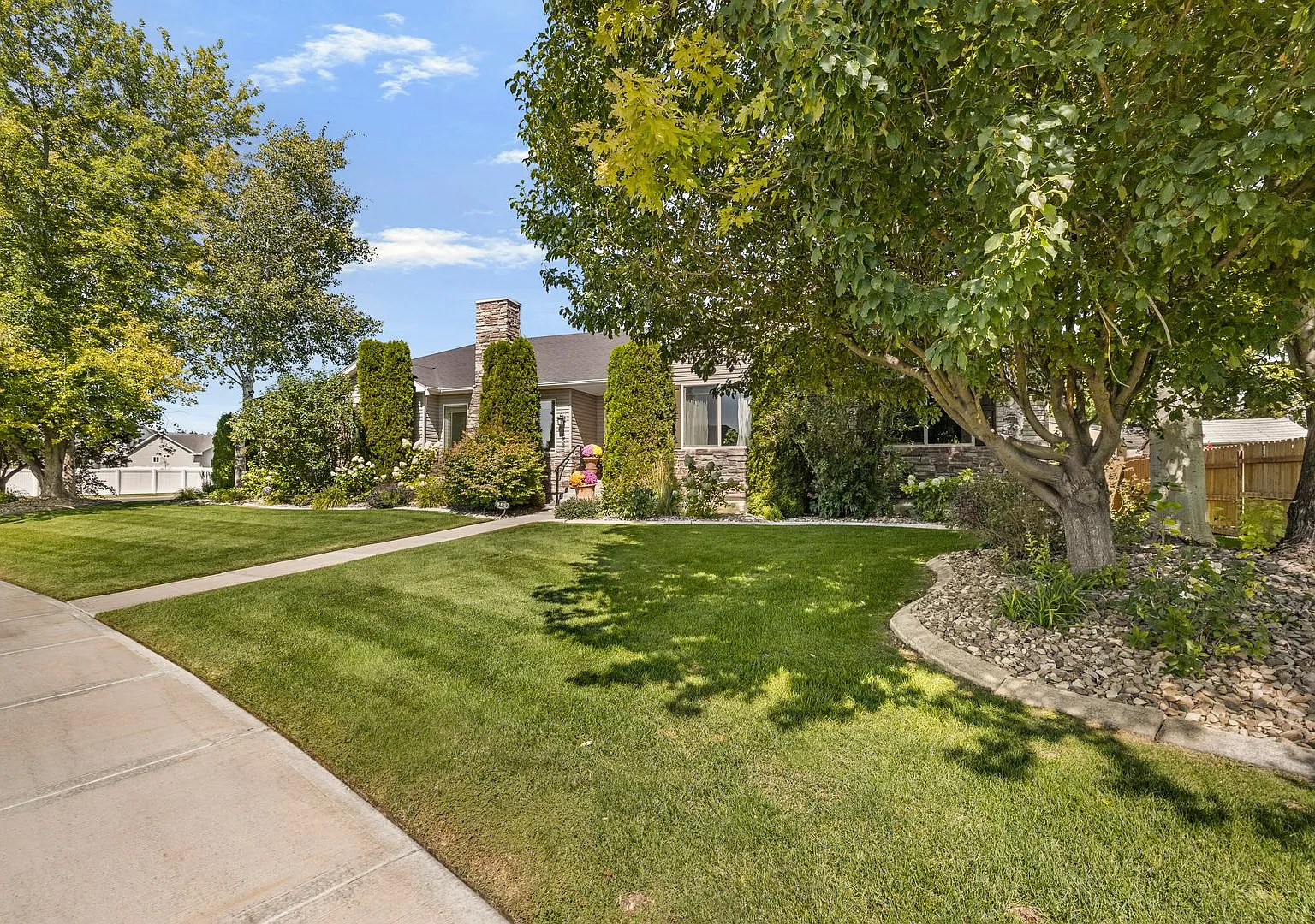 Beautiful furnished home! — Photo 4