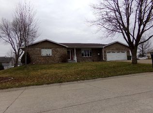 114 7th St, Durant, IA 52747