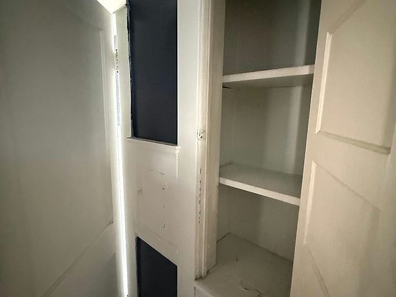 2nd image of 11706 Farringdon Ave Unit 1
