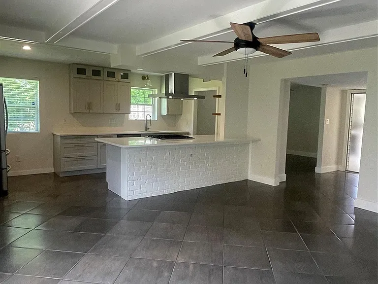 4011 Ebbtide Dr — Photo 1