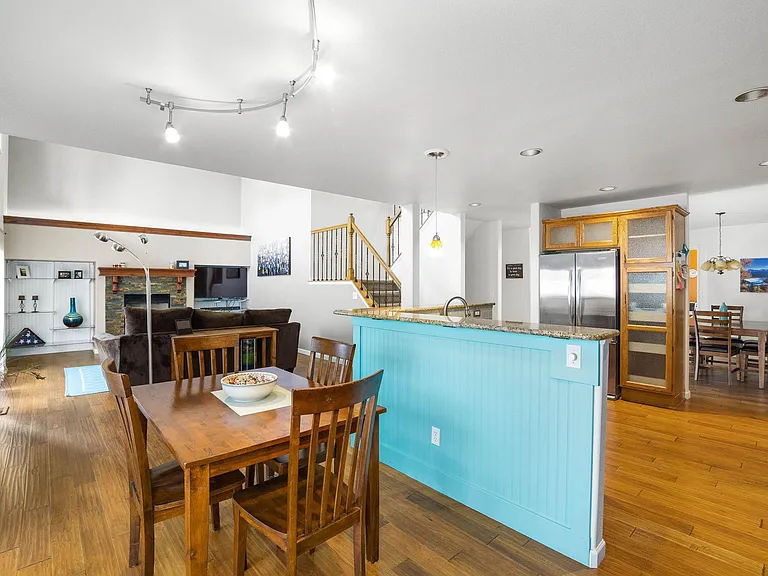 146 Luxury Ln — Photo 11