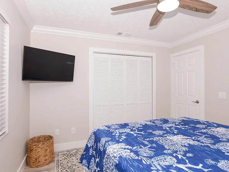 2411 NE Pinecrest Lakes Blvd — Photo 22