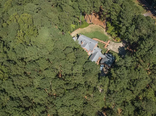 1717 Windmill Dr, Sanford, NC 27330