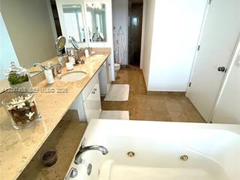 4775 Collins Avenue Cu #2305 — Photo 11