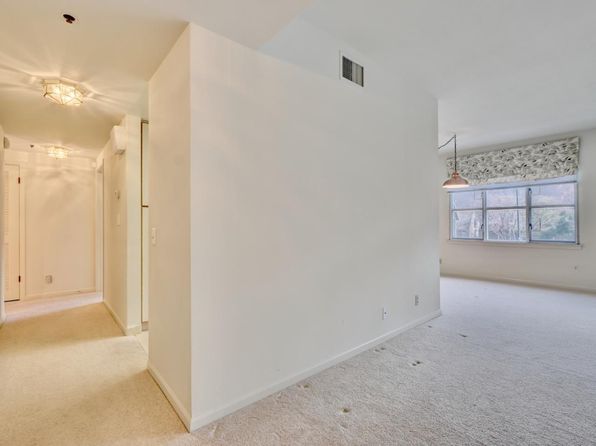 1 Baldwin Ave APT 209, San Mateo, CA 94401