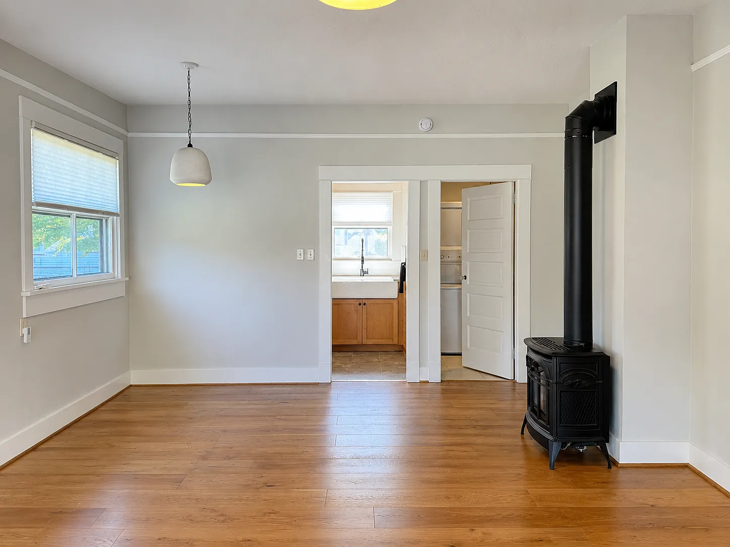 1 bed, 650 sqft, $1,900 — Photo 2