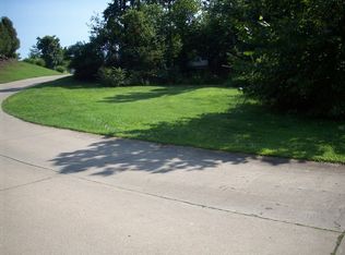 2 Ridgemont Dr, Elkview, WV 25071