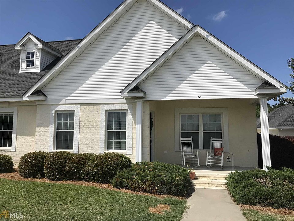 1st image of 221 Sawgrass Trl