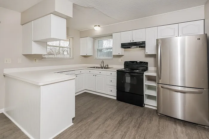 3 bed, 1.5 bath, 1443 sqft, $1,945 — Photo 3