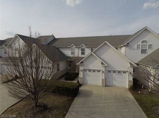 674 Ashberry Ln, Avon Lake, OH