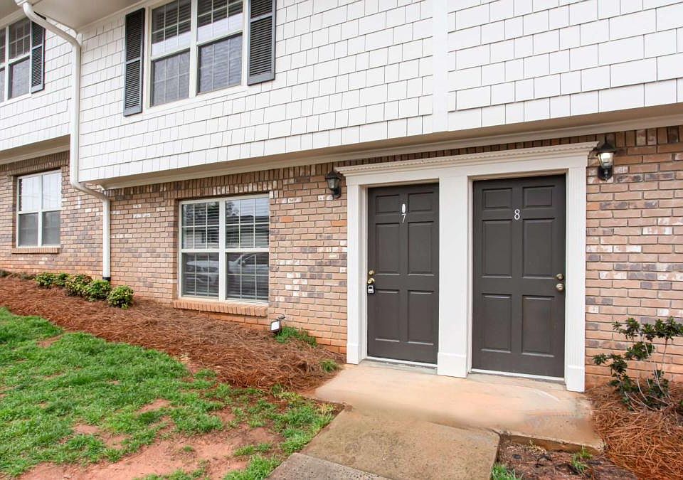 1st image of 7 Villa Ct SE