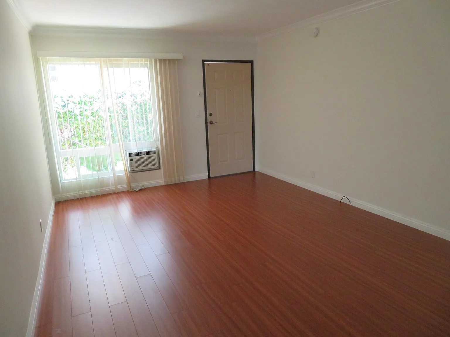 Studio, $1,950 — Photo 3