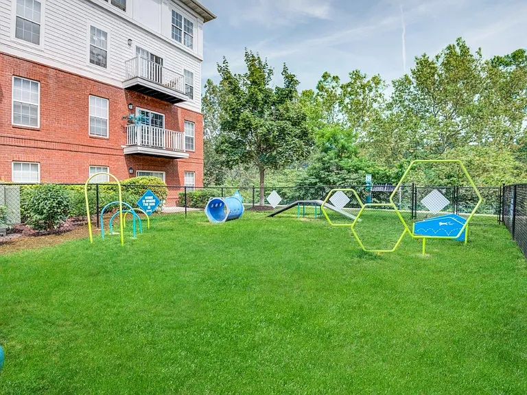 The Waterfront Apartments and Townhomes — Photo 19
